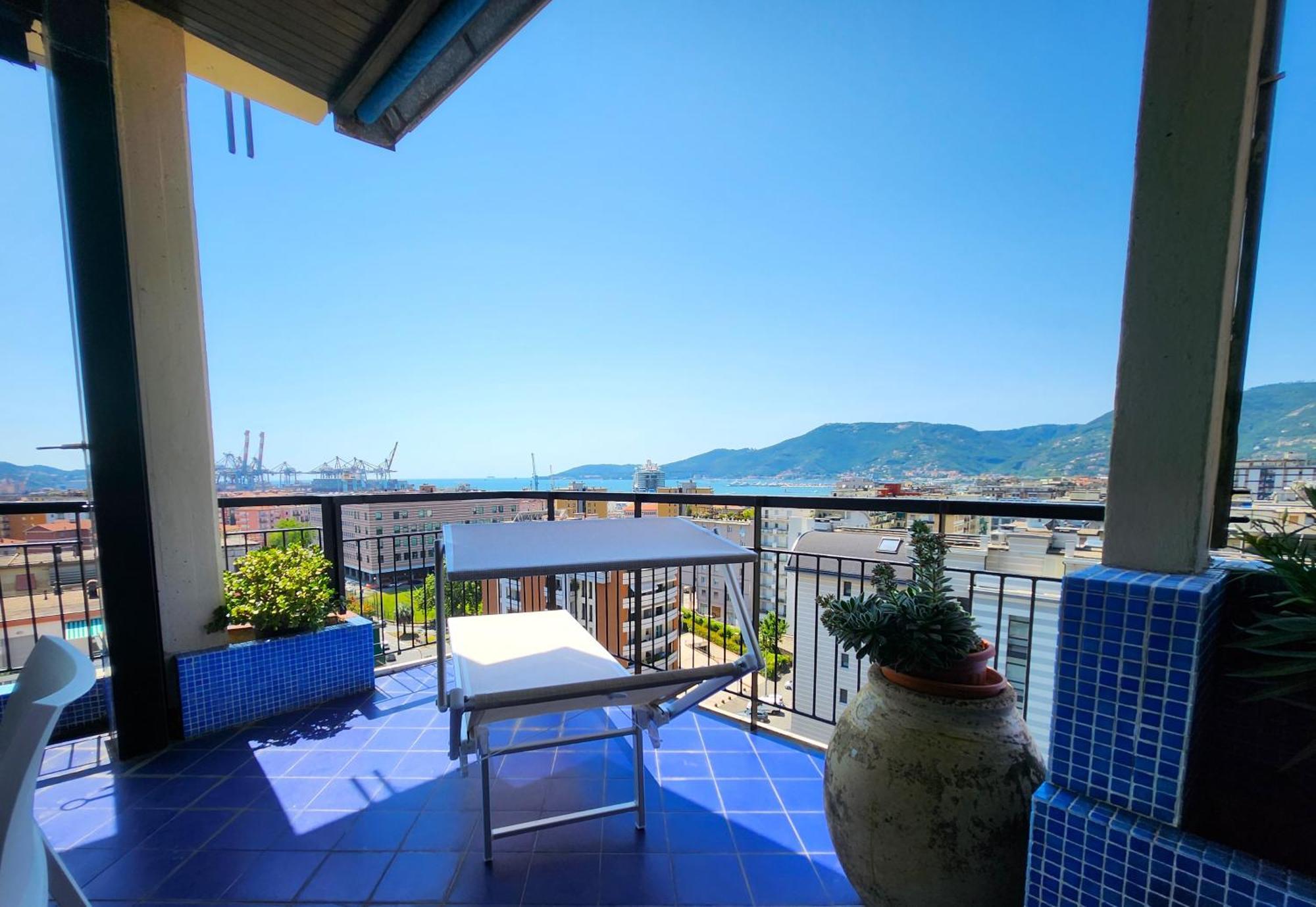 Decimo Cielo Vista Mare Apartment La Spezia